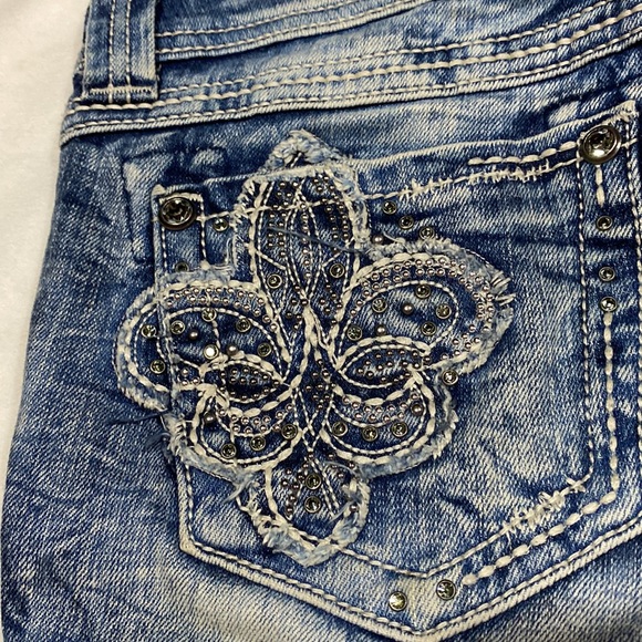 Miss me denim shorts. Size 27 ladies. - Picture 6 of 10